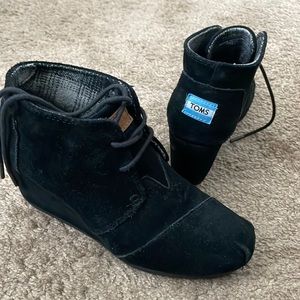 Toms wedge black boots
